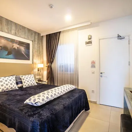 Daire Luminous Seafront With Fascinating Sea View In The Heart Of