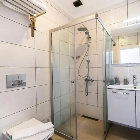 Daire Luminous Seafront With Fascinating Sea View In The Heart Of Bodrum