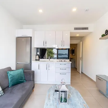 Luminous Seafront With Fascinating Sea View In The Heart Of Apartament Bodrum