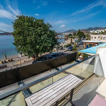 Luminous Seafront With Fascinating Sea View In The Heart Of Apartament Bodrum