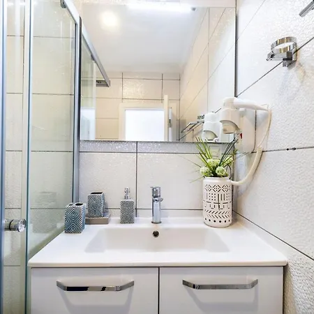 Appartement Luminous Seafront With Fascinating Sea View In The Heart Of